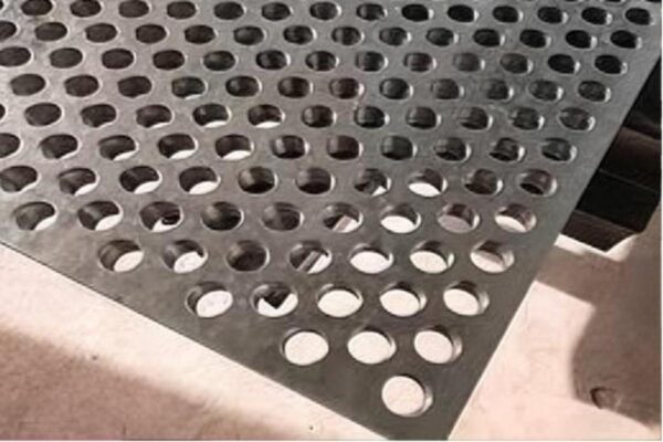 Custom Perforated Stainless Steel: Design, Standards, Tolerances - Jianglin